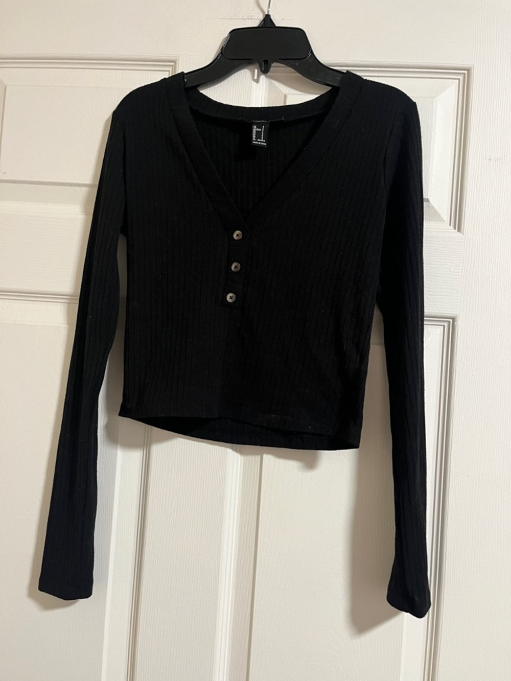 Long Sleeve V-Neck Ribbed Henley Top - Black